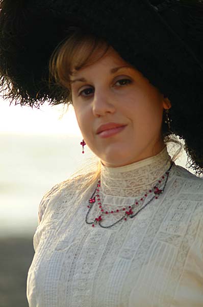 12.jpg (24040 bytes)