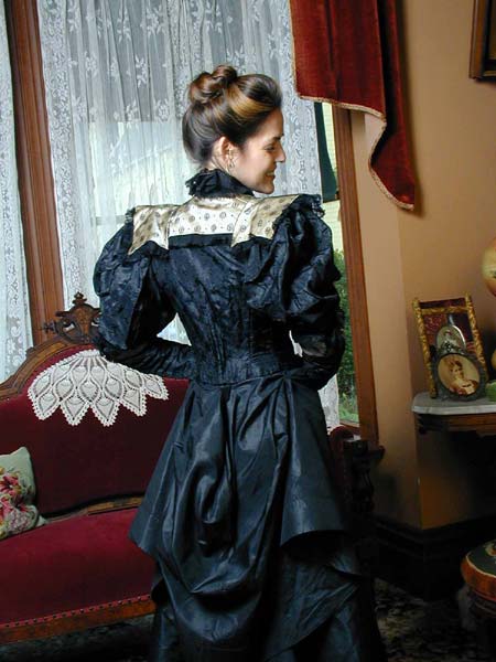 16.jpg (43364 bytes)