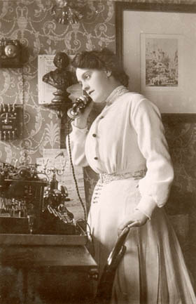 r8.jpg (26580 bytes)